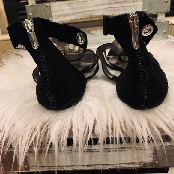 Sandals bundle - Picture 3 of 11